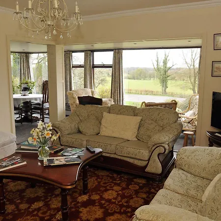 Bed and Breakfast Lough Owel Μουλινγκάρ
